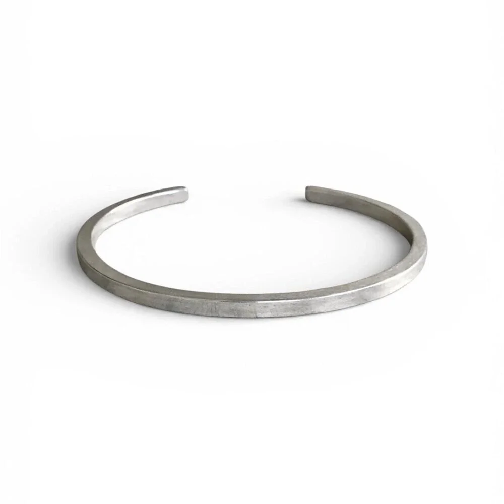 Tesoro Del Sol made what bracelets